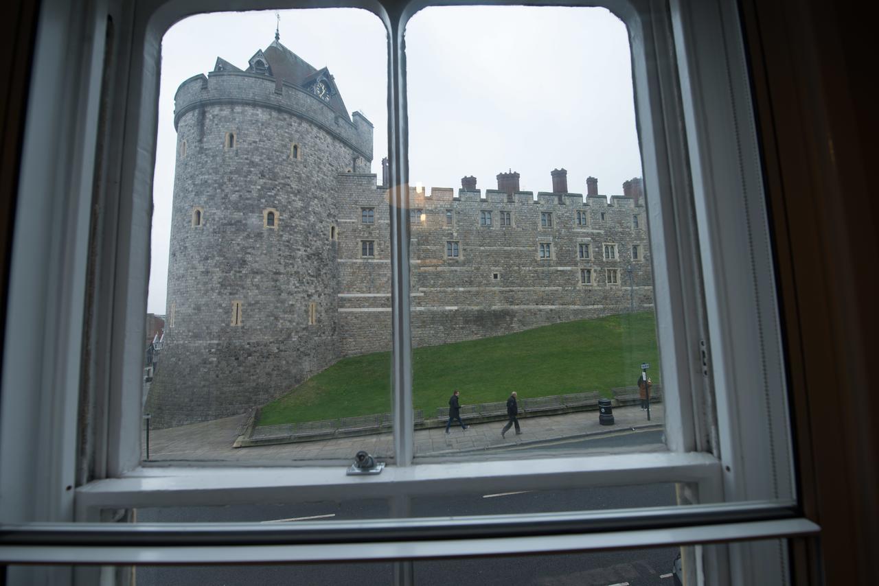 Central Windsor Apartment Facing The Castle Kültér fotó