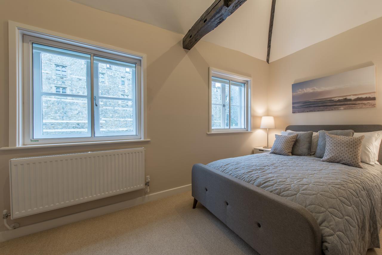 Central Windsor Apartment Facing The Castle Kültér fotó
